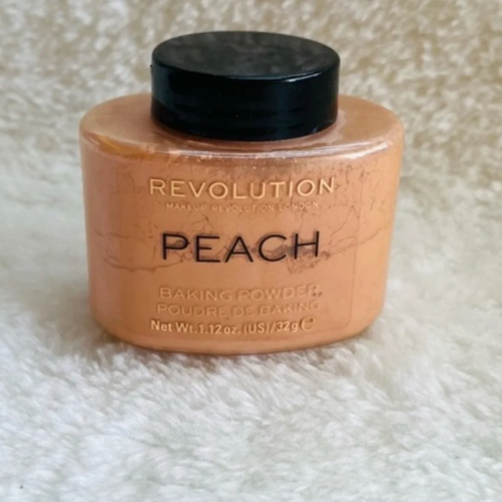 Makeup Revolution Baking Powder – Peach (1.12 oz / 32 g)